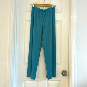 Uniqlo Pleated Pant